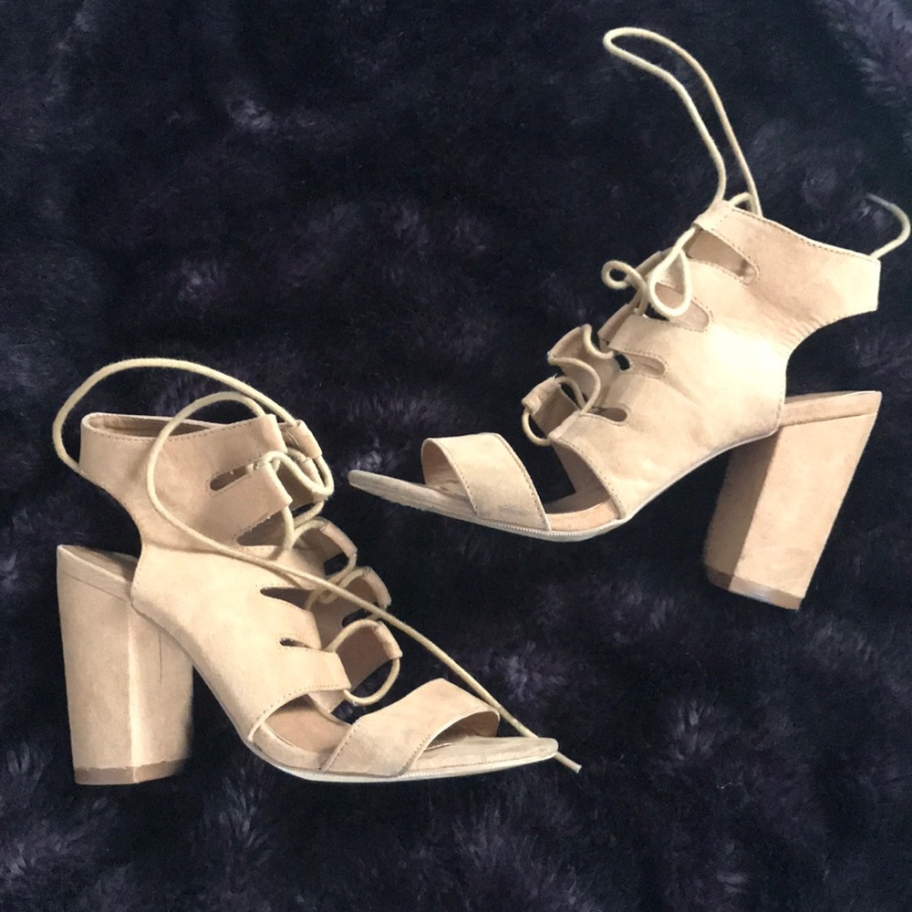 Chunky heel nude shoes
